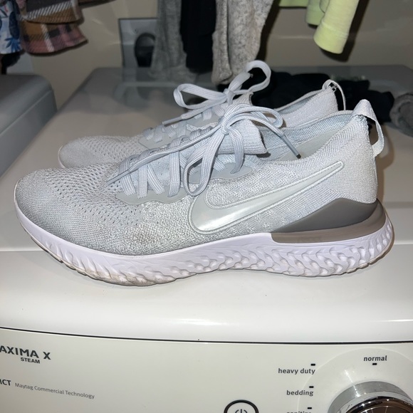 Nike FlyKnit Reacts - Picture 1 of 5